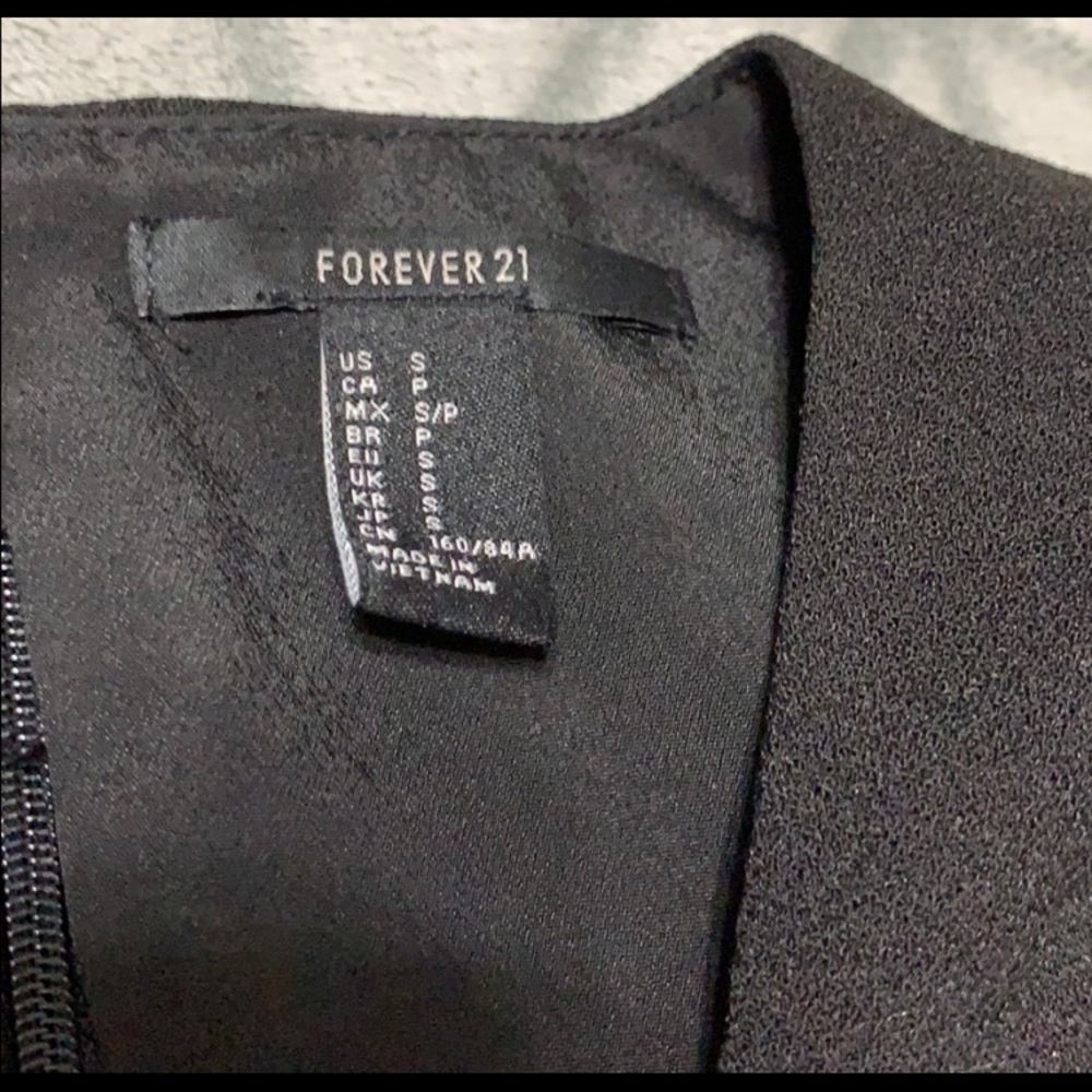 Cropped Vest - Picture 3 of 3